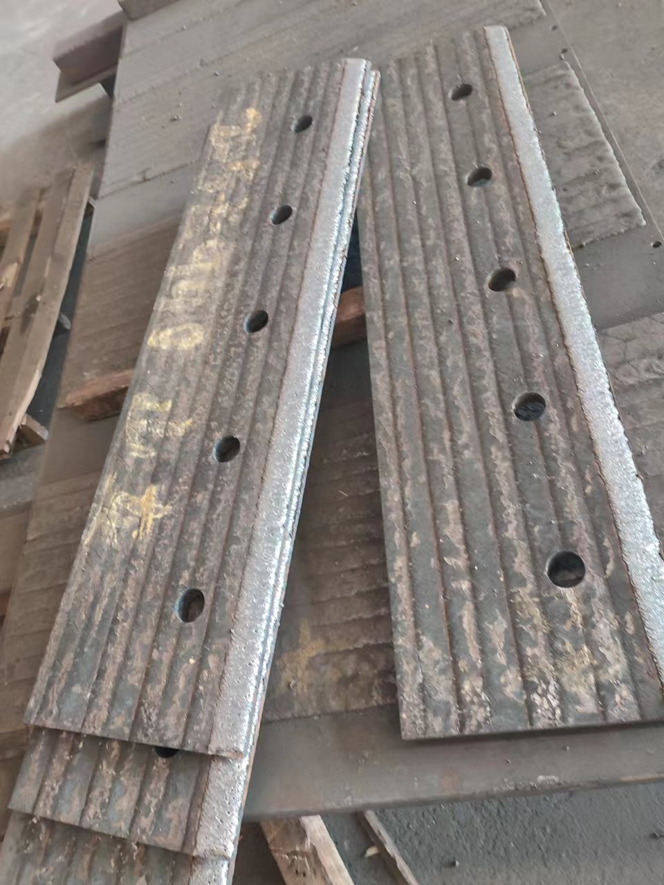 澳门双金属复合耐磨板加工