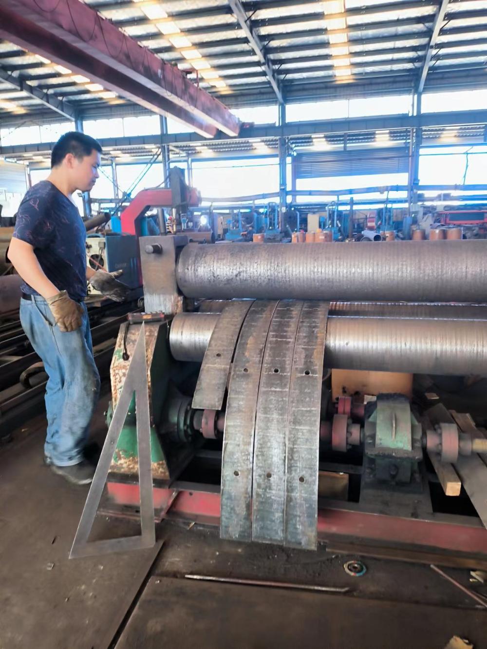 澳门合金耐磨板折弯加工和操作流程