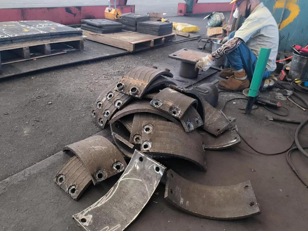 澳门堆焊耐磨板切割定制件